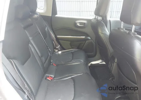 2018 Jeep Compass Latitude 4X4 from USA, damaged, VIN 3C4NJDBB8JT455854